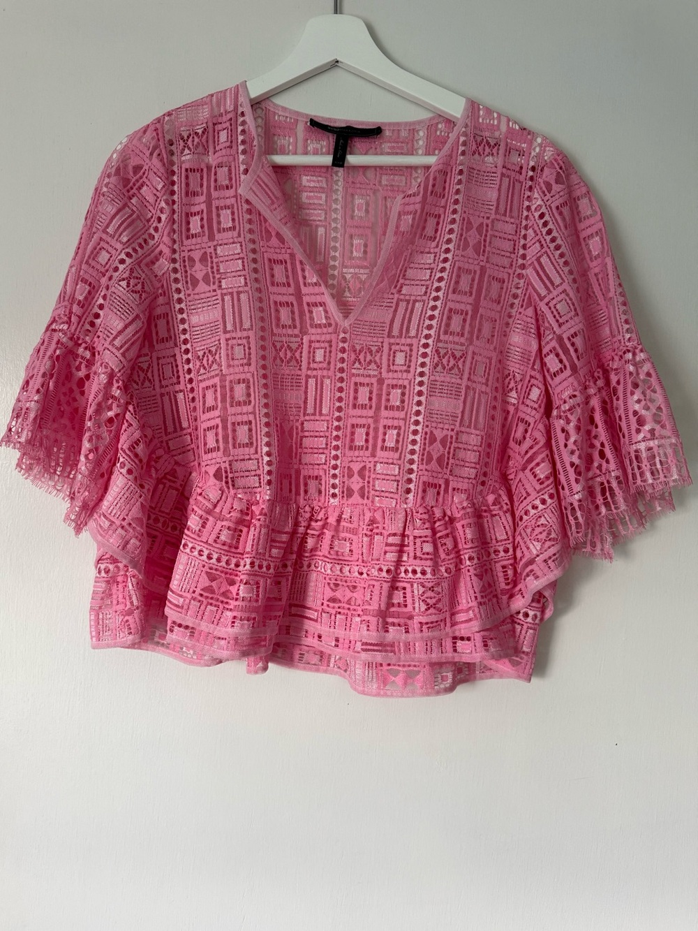 BCBGMaxAzria Pink Lace Peplum V-Neck Top
